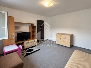 Apartament cu 3 camere,semidecomandat,centrala proprie ,zona Girocului - imagine 3