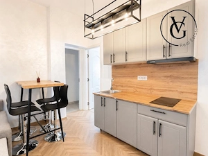 Apartament 5 camere - Zona Universitate - Ideal Investitie   - imagine 2