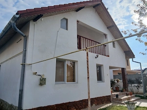 Vând casă sau schimb cu apartament plus diferența - imagine 2