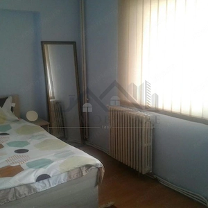 Apartament 3 camere zona Bulevard Independentei - imagine 2