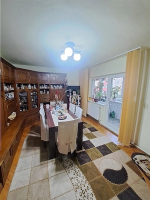 3 CAMERE, ETAJ 1, DECOMANDAT, CENTRALA TERMICA, ZONA SOARELUI! - imagine 3