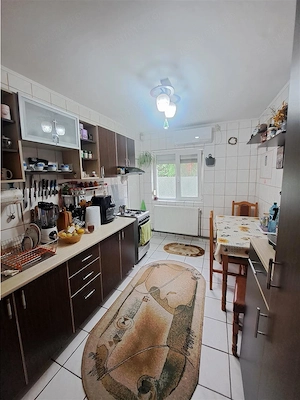 3 CAMERE, ETAJ 1, DECOMANDAT, CENTRALA TERMICA, ZONA SOARELUI!