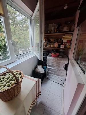 3 CAMERE, ETAJ 1, DECOMANDAT, CENTRALA TERMICA, ZONA SOARELUI! - imagine 12