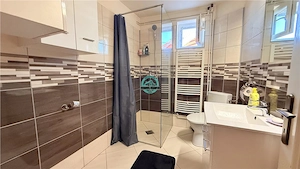Vand apartament cu 4 camere pe 2 niveluri in casa in Reghin - imagine 9