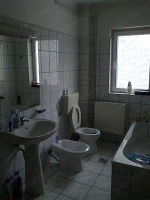 Închiriez 3 camere Chirigiu - imagine 5