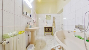 Apartament modern cu 3 camere într-o clădire istorică, la 300 m de Primărie - imagine 5