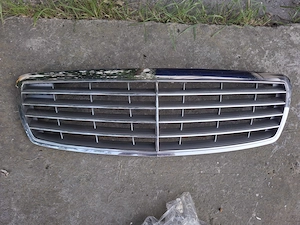 Grila mercedes E class w211 an 2004 - imagine 3