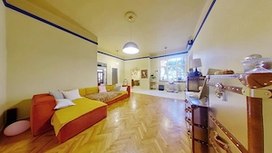 Apartament modern cu 3 camere într-o clădire istorică, la 300 m de Primărie
