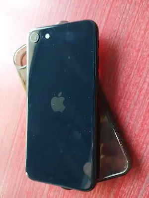 iPhone SE 2022 black 