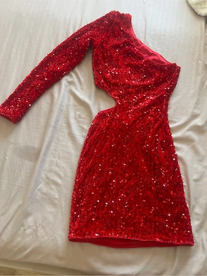 Rochie rosie paiete