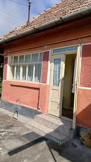 Casa de vânzare 70m teren 11 ari loc Ungheni