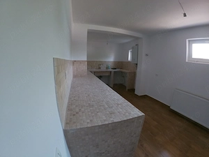 Casă Spațioasă și Modernă de Vânzare în Amara, Ialomița   Str. Eroilor nr. 13 - imagine 8