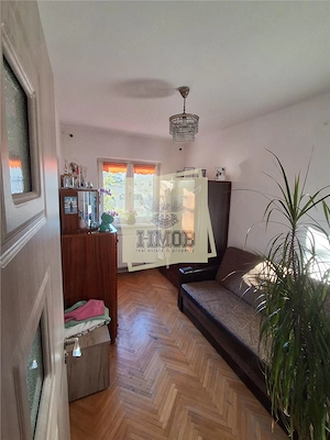 Apartament decomandat 3 camere et 2 cu 2 balcoane Valea Aurie - imagine 5
