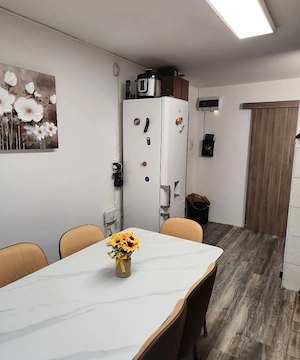 Vand apartament 3 camere decomandat - imagine 2