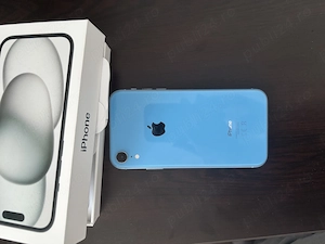 iPhone XR 64 GB, are ecranul putin zgâriat 