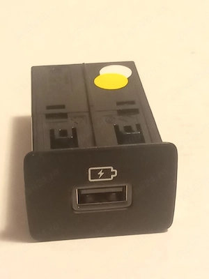 Priza USB DACIA Duster 2 Sandero 3 Logan 3 Jogger 280239782R..Nou și Original RENAULT. - imagine 2