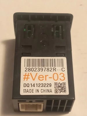 Priza USB DACIA Duster 2 Sandero 3 Logan 3 Jogger 280239782R..Nou și Original RENAULT. - imagine 4