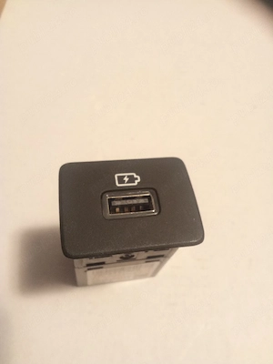 Priza USB DACIA Duster 2 Sandero 3 Logan 3 Jogger 280239782R..Nou și Original RENAULT. - imagine 5