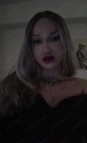 Iulius Mall zonă locuiesc singură 25 ani Răspund doar mesaj whatsapp !