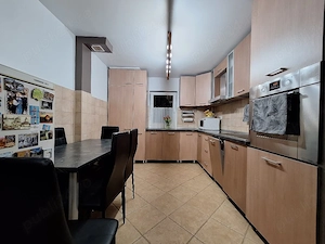 PROPRIETAR, vand apartament 4 camere, 2 bai, etaj 1, decomandat, boxă la subsol, in zona Lipovei  - imagine 7