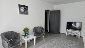 Vand apartament 2 camere la 1 decembrie 1918 zona trapezului