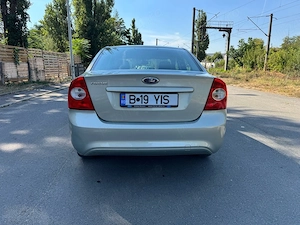 Ford Focus 1.6 Benzină, 2009, 35.567 km - imagine 2