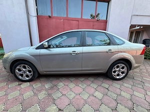 Ford Focus 1.6 Benzină, 2009, 35.567 km - imagine 8
