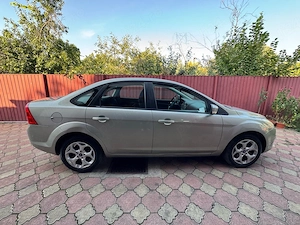 Ford Focus 1.6 Benzină, 2009, 35.567 km - imagine 10