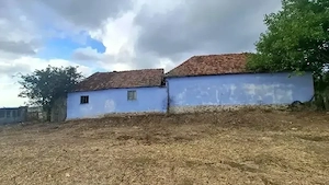 Vând casă bătrânească la țară sat Hodisel - imagine 2