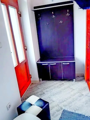 Zona Tache Ionescu - apartament cu trei camere la casă cu centrală proprie, parcare auto privată - imagine 13