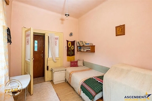 Casa cu istorie,3 camere,potential mansardare,1.840mp teren,in cadru linistit si retras,Central,Cova - imagine 6