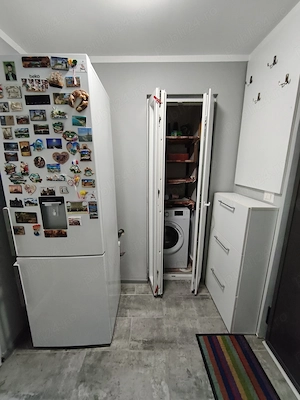 Vând apartament complet mobilat