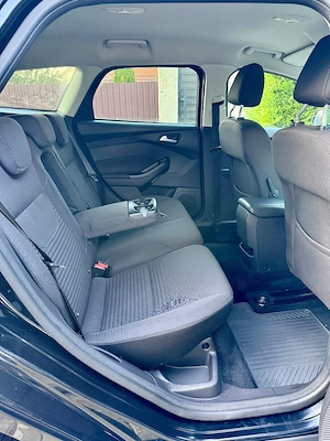 Ford Focus 1.5Benzina Pachet-IARNA Titanium - imagine 5
