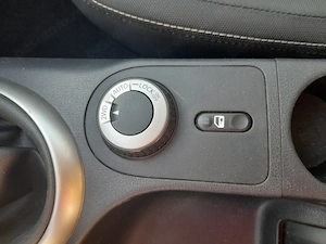 Nissan Qashqai 1.6 ,an  2012 Tekna 4 x 4 - imagine 9