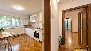 Decomandat si generos, 3 camere, 2 bai, potential de amenajare, Tractorul, Brasov - imagine 10