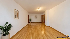 Decomandat si generos, 3 camere, 2 bai, potential de amenajare, Tractorul, Brasov - imagine 8