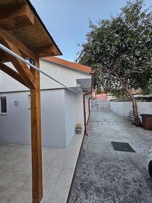 Spatiu Comercial + Locuinta | 2 corupuri | Curte | Parcare | Foisor | 300m Teren - imagine 4