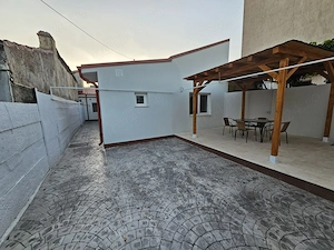 Spatiu Comercial + Locuinta | 2 corupuri | Curte | Parcare | Foisor | 300m Teren - imagine 3
