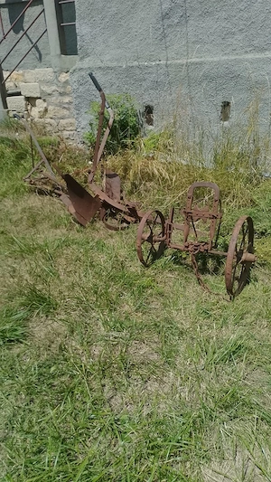 3 unelte agricole vechi 
