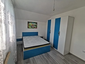 Ofer gratuit piese de mobilier  