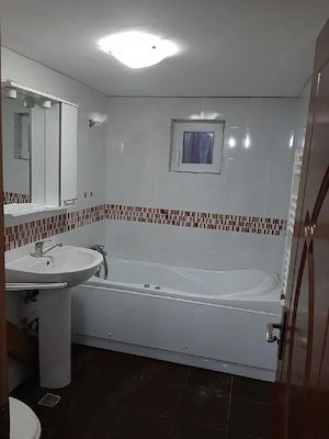Închiriere ap cu 3 camere - imagine 2