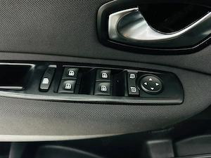 Renault Scenic - imagine 11