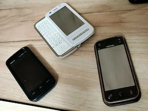 Lot telefoane pentru colecționari 