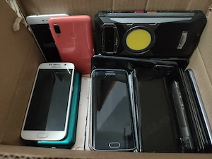 Lot telefoane  Samsung,Oppo,Redmi,Huawei, iPhone  Pentru Piese 