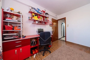 Apartament 2 camere, decomandat,boxa si loc de parcare! - imagine 2