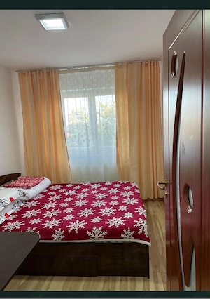Închiriez apartament cu 3 camere - imagine 4