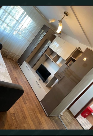 Închiriez apartament cu 3 camere - imagine 3