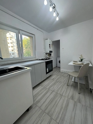 Inchiriez apartament 2camere,ultracentral,vizavi de magazin MERCUR,CRAIOVA - imagine 5