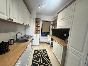 Proprietar   3 camere Nicolina, etaj 1, parcare, ideal pentru o familie - imagine 2