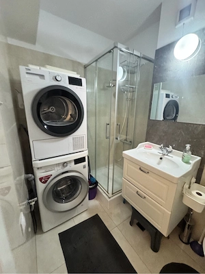 Proprietar   3 camere Nicolina, etaj 1, parcare, ideal pentru o familie - imagine 5
